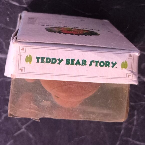 1986 Vintage. Henry from ,"The Teddy Bear Story". In Box. - Picture 4 of 4